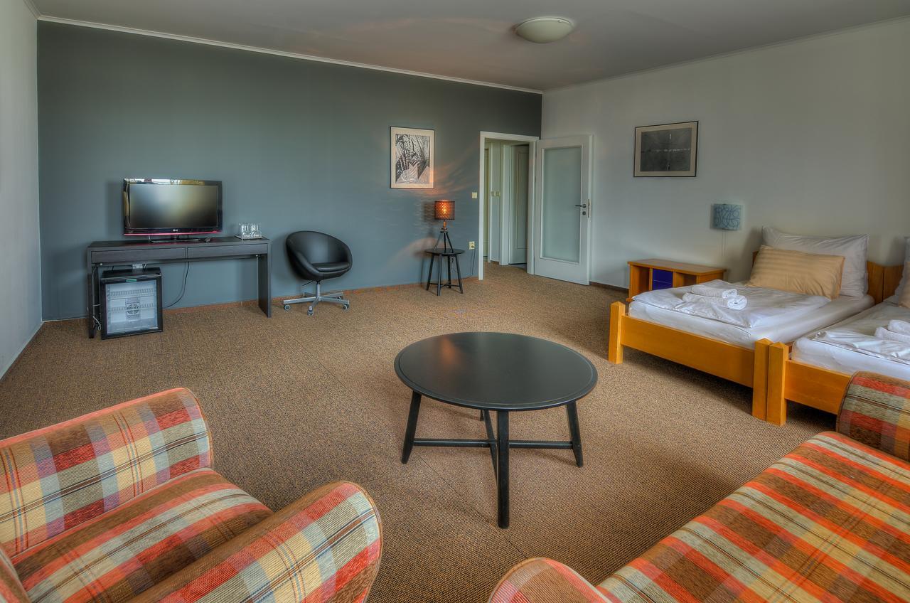 Hotel Itvv Chvalovice  Zewnętrze zdjęcie